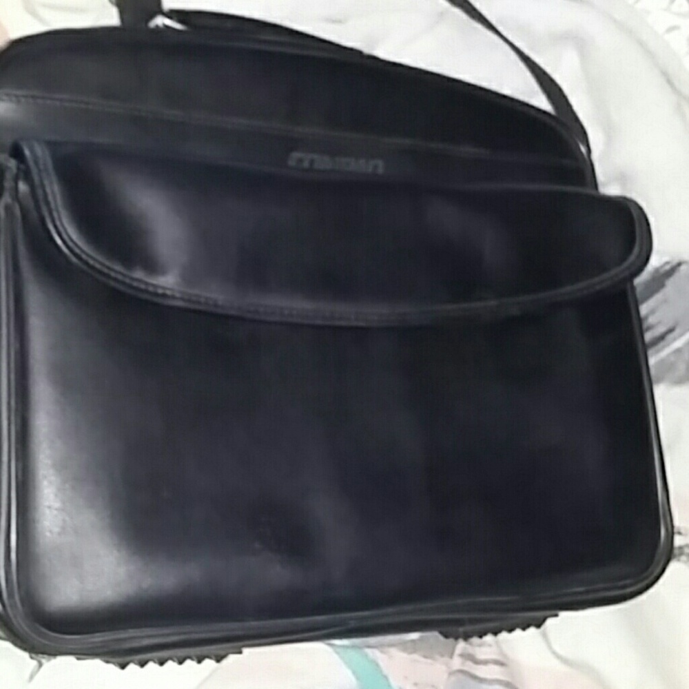 Black compaq Bag